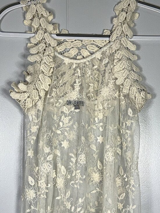 Cleo Apparel Tops - Cleo Apparel Lace Boho Floral Embroidered Scalloped Sheer Tank Top Blouse Top L